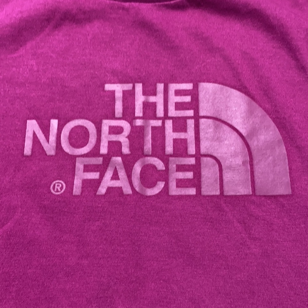 Women’s the north face T-shirt